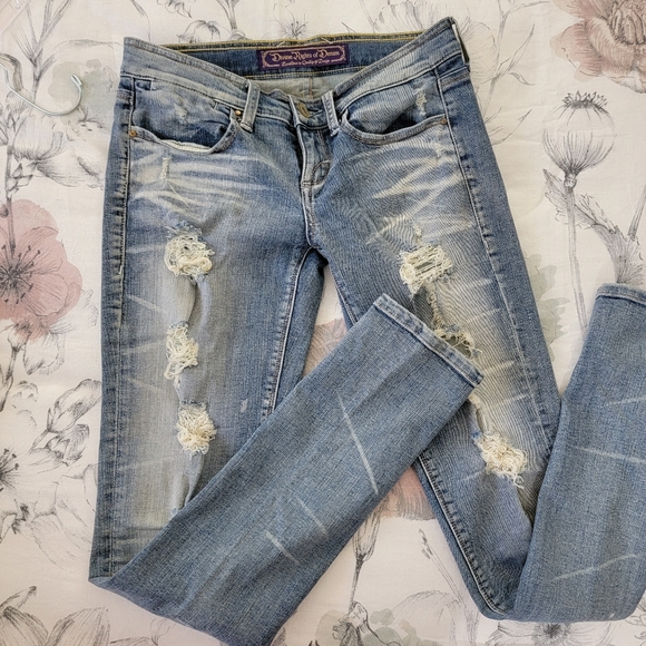 Divine Rights of Denim Lust Low Rise Classic Skinny Distressed Size 26 - Picture 13 of 16